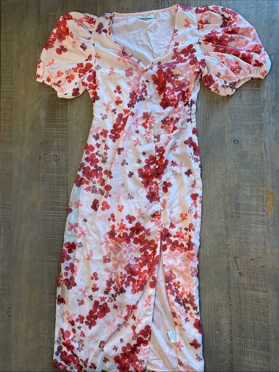 Na-Kd Dresses & Skirts - Floral V-Neck Puff-Sleeve Midi Dress in Red